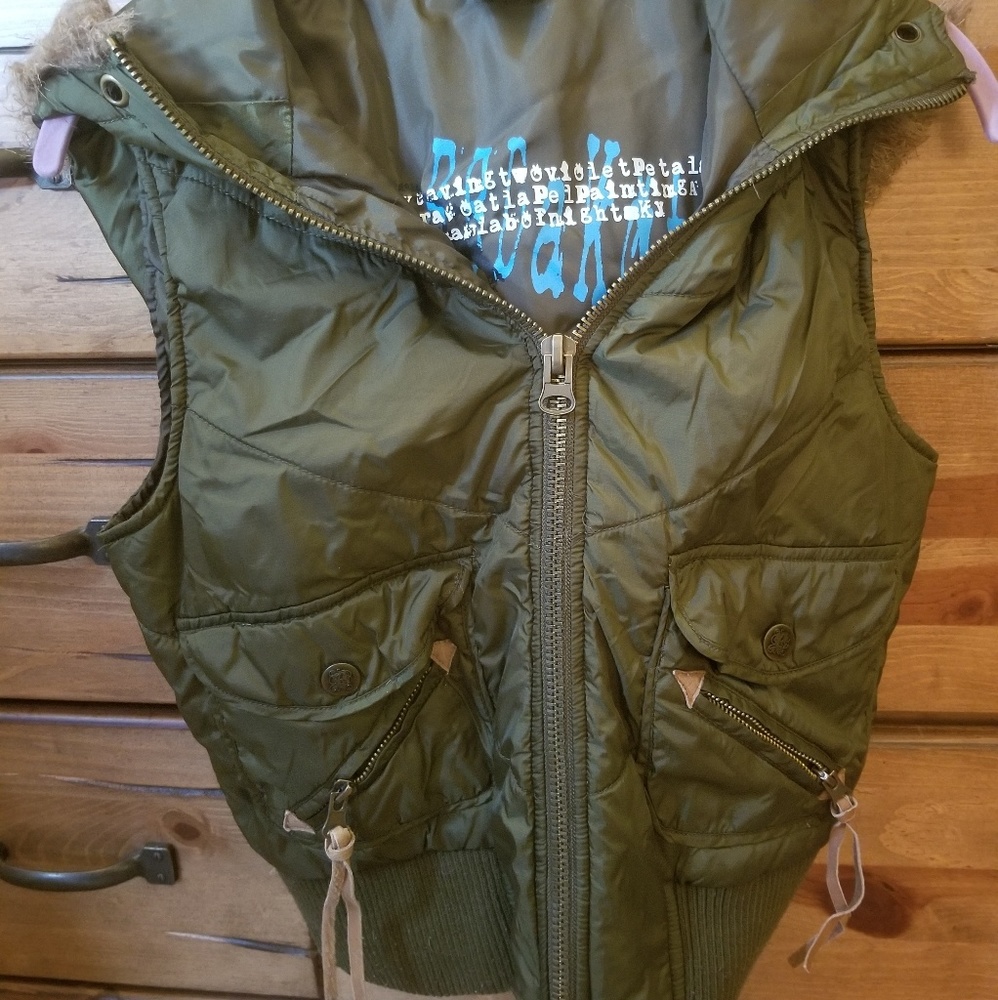 Sleeveless vest hoodie